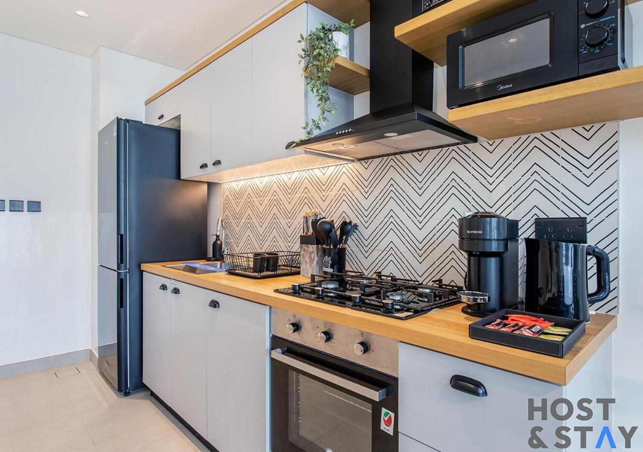 Apartment Modern 1bed Haven In Hills Dubai